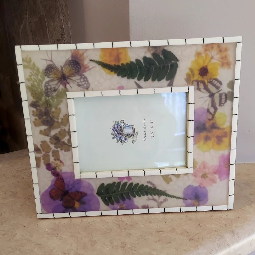 Jordan Mark Vintage Resin Butterfly And Floral Secret Garden Picture Frame NEW